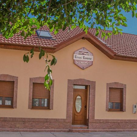 Oros House Apartmanhaz Орошхаза Экстерьер фото