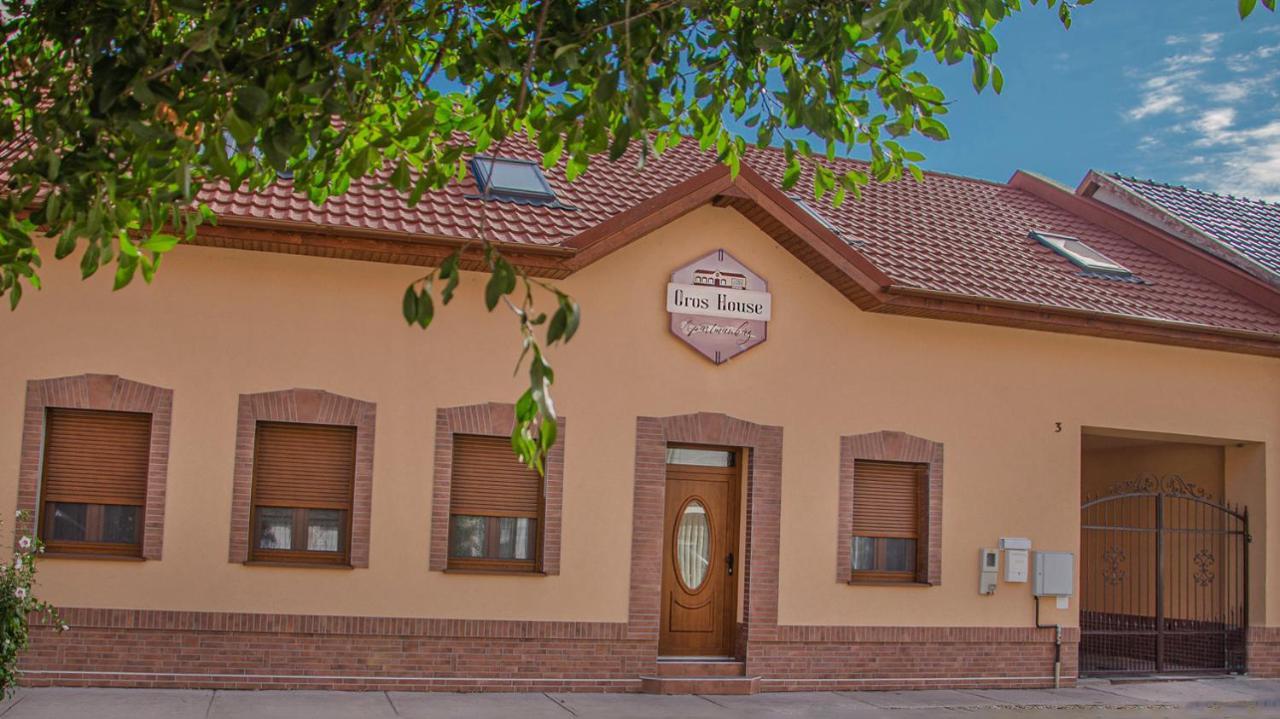 Oros House Apartmanhaz Орошхаза Экстерьер фото