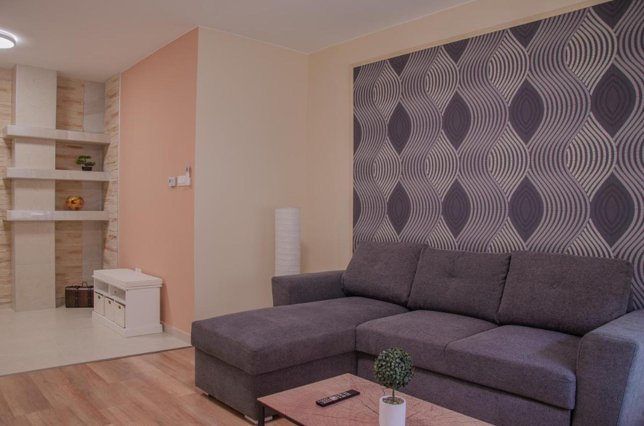 Oros House Apartmanhaz Орошхаза Экстерьер фото