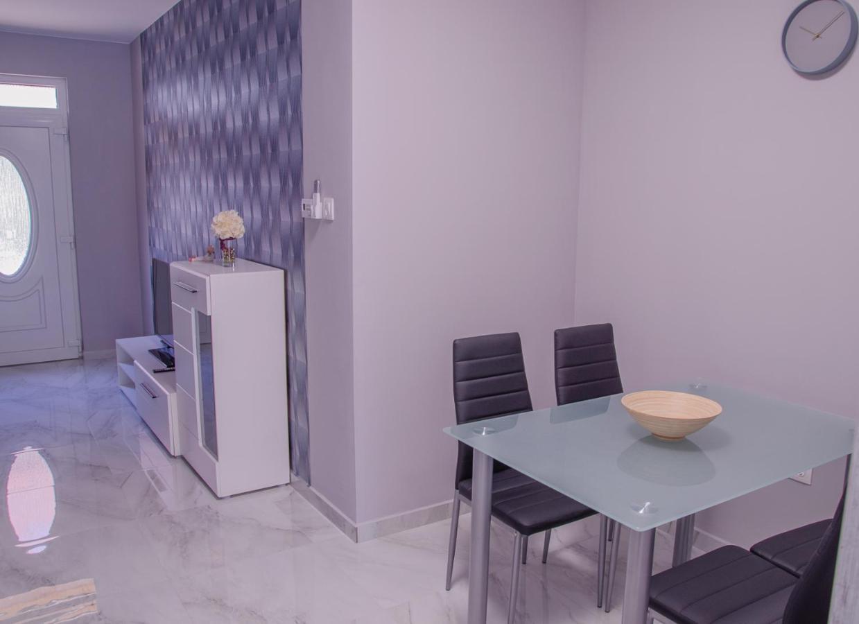 Oros House Apartmanhaz Орошхаза Экстерьер фото