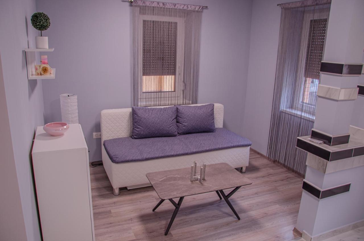 Oros House Apartmanhaz Орошхаза Экстерьер фото