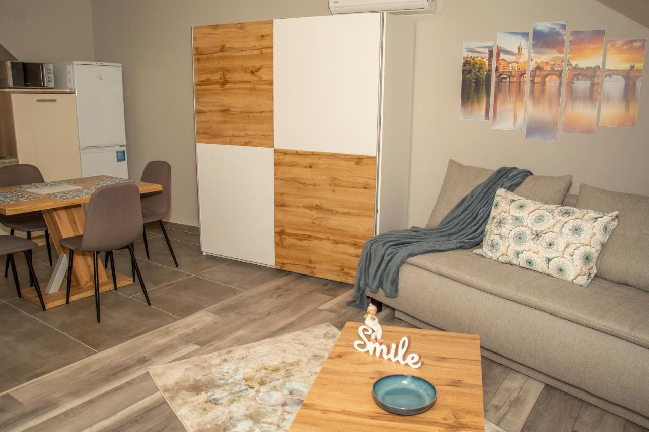 Oros House Apartmanhaz Орошхаза Экстерьер фото