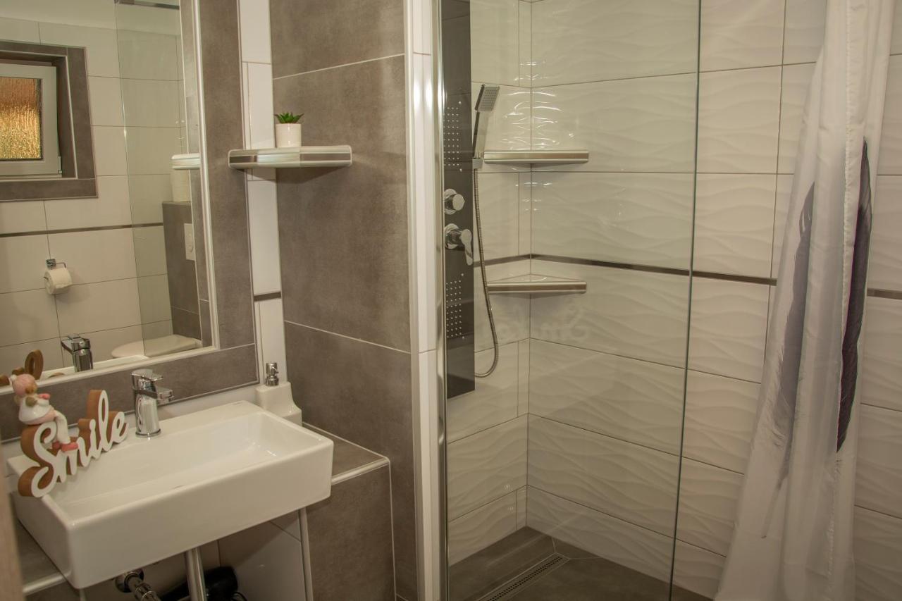 Oros House Apartmanhaz Орошхаза Экстерьер фото