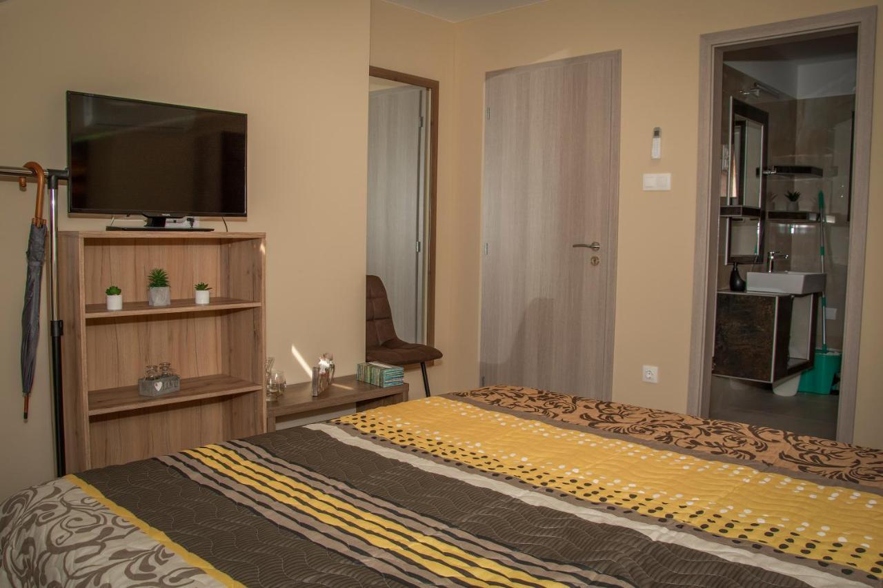 Oros House Apartmanhaz Орошхаза Экстерьер фото